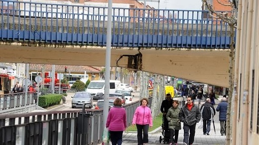 Calle Valladolid en la zona del puente de Hierro