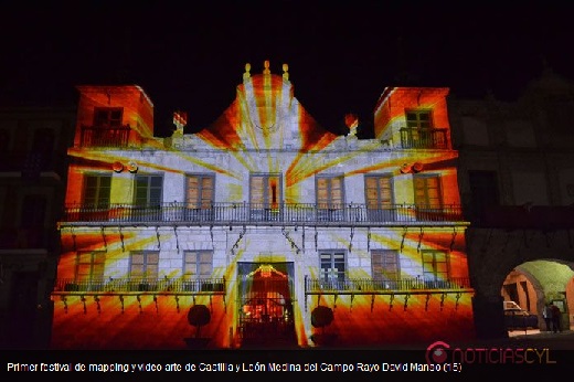 Proyección mapping en la fachada del Ayuntamiento de Medina del Campo.