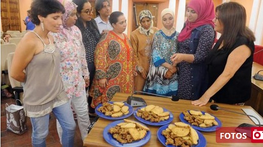 Fotogalería: Representantes del Centro de Formación Amal muestran varios platos en Medina. / Fran Jiménez