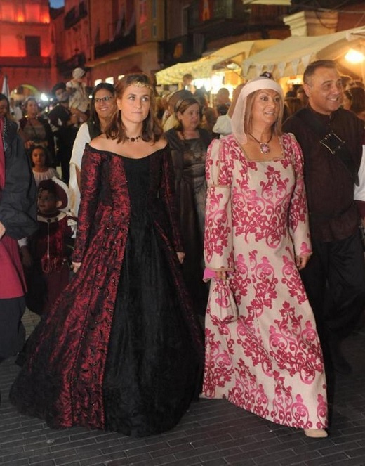 Feria Renacentista en Medina del Campo (18-8-2016) Rocío Mozo y Teresa López