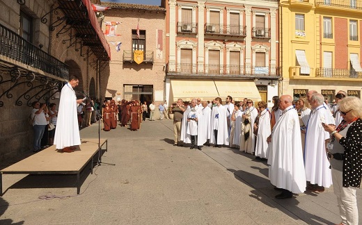 Medina del Campo rinde homenaje a la Orden de Caballería de la Jarra y el Grifo.