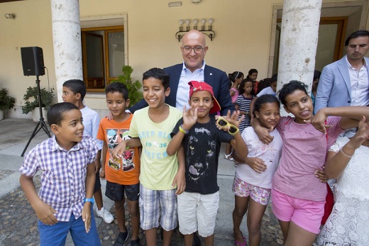 Valladolid recibe a los niños saharauis del programa 'Vacaciones en Paz' _ El Norte de Castilla