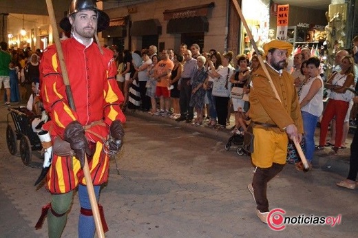 Desfile Feria Imperiales Comuneros Semana Renacentista Medina (Valladolid).