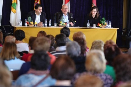 El presidente Carnero y Muñumer en la mesa presidencial