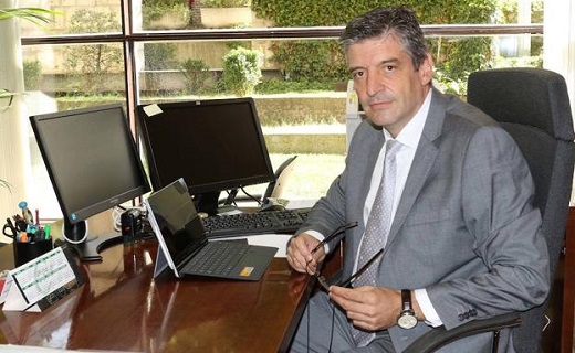 Enrique Gutiérrez, el coordinador de los letrados de la Administración de Justicia de Valladolid, en su despacho de la calle Angustias. / Henar Sastre