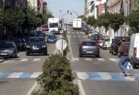 Avenida de la Constitución, una de las travesías que será arreglada en el 2006. / FRAN JIMÉNEZ.