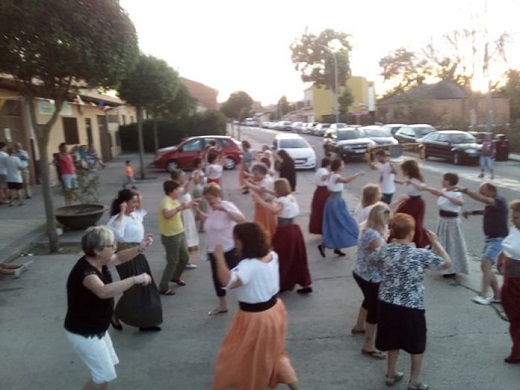 Fiesta en el barrio de Las Claras de Medina del Campo. 