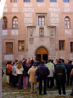 Patio de armas del Castillo de la Mota