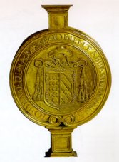 En el reverso, aparece el escudo de armas partido en palo de Ruiz de Medina, rodeado por la leyenda -IO DE MEDINA EPS SEGOBIEN ET ABBAS DE MEDINA- que recuerda dos de las dignidades que ejerció durante los últimos años de su vida, concretamente entre 1502 y 1507. 