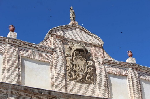 Fachada del Cabildo o de los Arcos en Medina del Campo