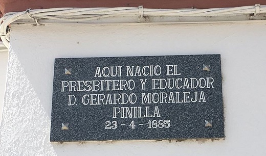 Lápida dedicada a don Gerardo Moraleja Pinilla