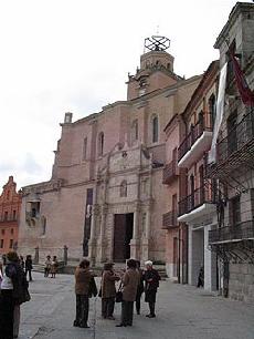 Colegiata de San Antolín en la Plaza Mayor de la Hispanidad de Medina. IVÁN LOZANO 