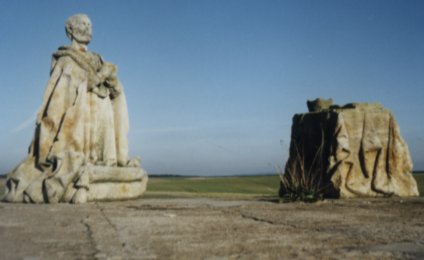 Estatua y peana de D. Diego Polanco Giraldo