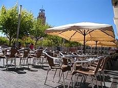 Terrazas en la Plaza Mayor de Medina. Iván Lozano