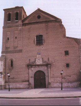 Portada principal de la iglesia de Santiago El Real, en Medina del Campo