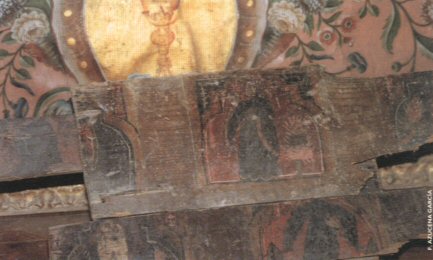 Fragmentos del alfarje mudéjar de la iglesia de San Nicolás de Bari,  en Madrigal de las Altas Torres