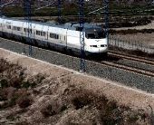 Uno de los trenes de alta velocidad que actualmente circulan por las vías españolas.