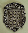 Medallón de plata con el escudo de Medina del Campo