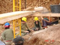 Excavaciones en busca de restos paleoarqueológicos de animales y humanos que se fueron acumulando por milenios. (Fotos: Pedro Pulgar) 