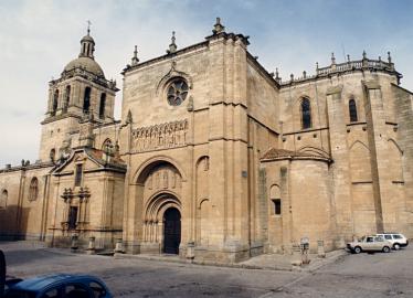 Catedral de Santa María, Puerta de las Cadenas (meridional). Foto archivo