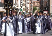 Cofradía de El Calvario, durante el desfile de las bandas de cornetas y tambores celebrado ayer. / R. J.