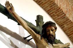 Cristo de Santa Clara (anónimo, siglo XIV), ubicado en el monasterio del mismo nombre en Medina del Campo (Valladolid)