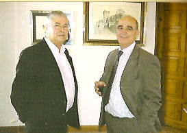 Mecenas y artista, Santiago González Gutiérrez, industrial de la madera de la firma "Línea Mobiliario" y Juan Antonio del Sol Hernández