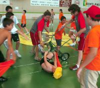 Niños disfrutando del campamento de verano en una edición anterior. / FRAN JIMÉNEZ