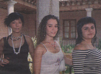 (De izquierda a derecha) Miriam Rodríguez Gay, Yessica Salamanqués Ruiz, y Elena Ramiro García, Guardesa y Damas /Foto: Mariano Álvarez