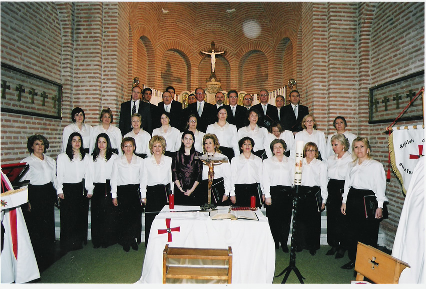 Voces Amigas en el Castillo de la Mota, en un concierto para la Orden de los Caballeros de la Reina Isabel 2.006. Regresamos a la página anterior