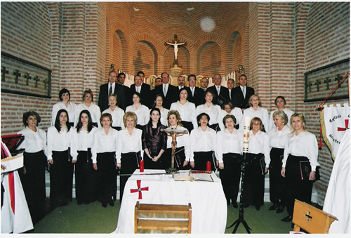 Voces Amigas en el Castillo de la Mota, en un concierto para la Orden de los Caballeros de la Reina Isabel 2.006. Puede ampliarse 