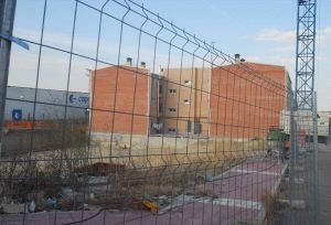 Construccin y zona para la ampliacin de viviendas sociales en el Camino de Baldevaino. / FRAN JIMNEZ