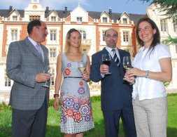 De izquierda a derecha, Martín Pascual, Crisobela Castromonte (Emina), Carlos Alcántara (Balneario) y Eva García (Yllera).