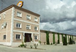 Sede de la bodega Yllera. / FRAN JIMÉNEZ