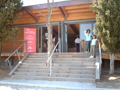 Acceso al Centro de Recepción de Visitas del Castillo de la Mota