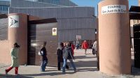 Entrada del colegio San Juan de la Cruz de Medina del Campo. / FRAN JIMNEZ