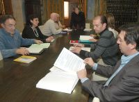 Reunión de la concejala de personal con los representantes sociales en el Ayuntamiento. / FRAN JIMÉNEZ