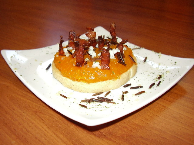 Tostadita de Mermelada de calabaza, arroz salvaje y bacn crujiente-Rte Madrid