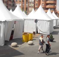 Preparación de las casetas de la Feria del Día medinense. / FRAN