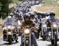 Un grupo de moteros en una concentración de Harley Davidson celebrada en Portugal. / ERIC ESTRADE