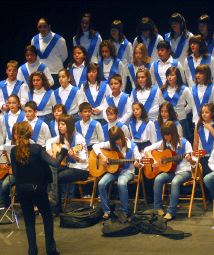 Actuación del coro del colegio Hijas de Jesús. / FRAN JIMÉNEZ
