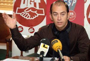 Pedro Estévez, policía municipal de UGT, durante la rueda de prensa. / FRAN JIMÉNEZ