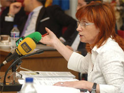 Ana Vázquez, en un pleno celebrado en Medina del Campo en mayo del 2008. / FRAN JIMÉNEZ