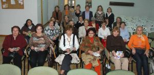 Los asistentes al coloquio sobre el tabaco, en un momento de la charla. / P. G.