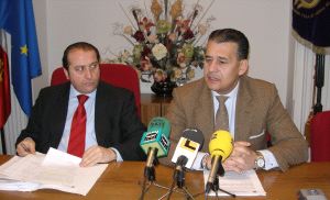 El concejal de Festejos, José Luis Fuertes, y el teniente de Alcalde, Javier Rodríguez. / P. G.