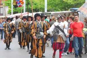 Parada militar en la Feria Renacentista de Medina. / FRAN JIMNEZ 