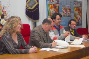 Momento de la firma ayer del convenio de colaboracin. / F. JIMNEZ