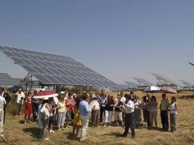 En la imagen, un parque de energía solar, en el municipio vallisoletano de Medina del Campo. EFE