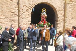 Procesión de San Marcos desde la iglesia de San Juan Bautista de Rodilana. / P. GONZÁLEZ 