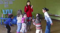 Varios nios durante un ejercicio en la escuela de Medina del Campo. / FRAN JIMNEZ 